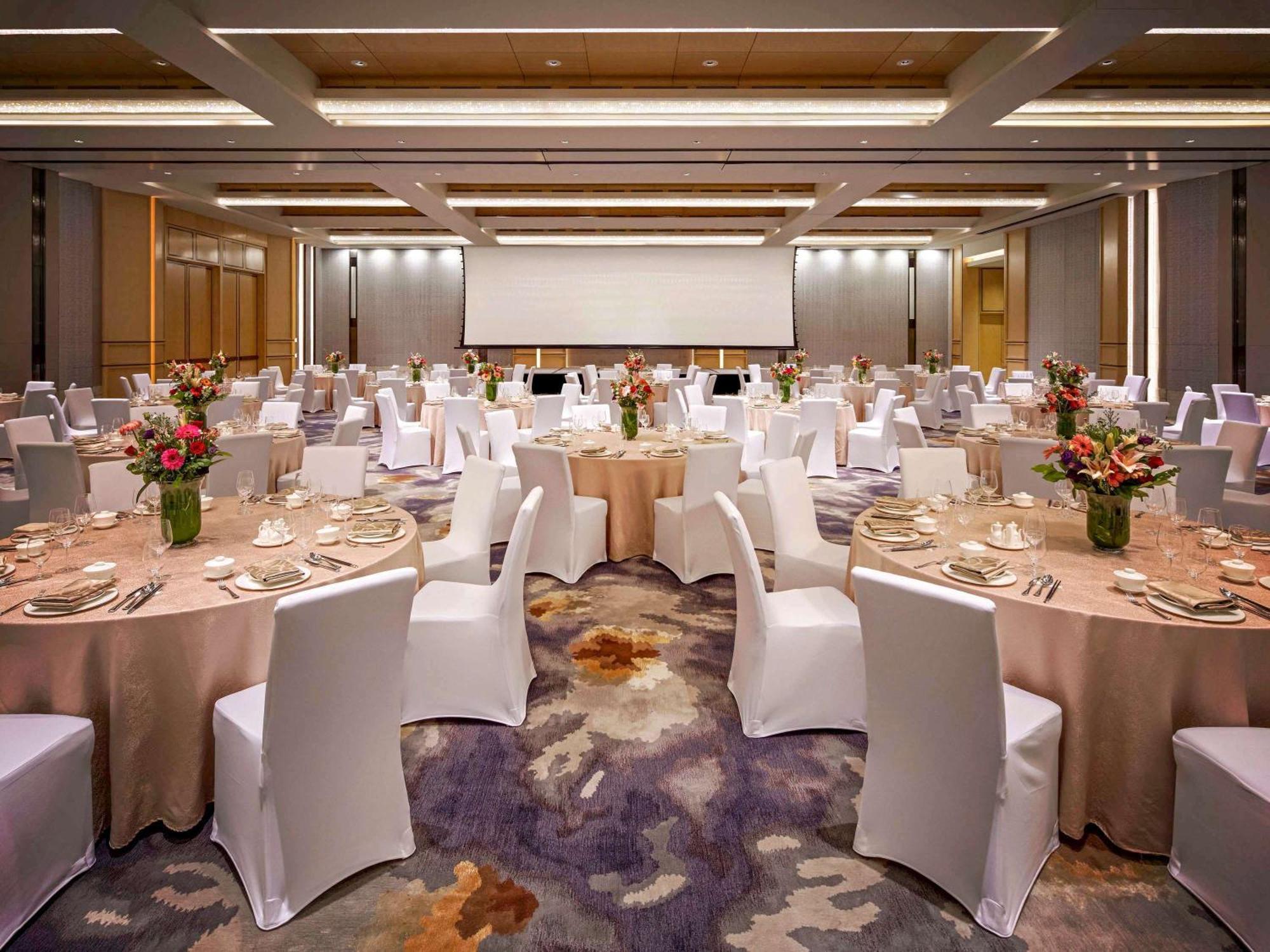 Sofitel Singapore City Centre Esterno foto